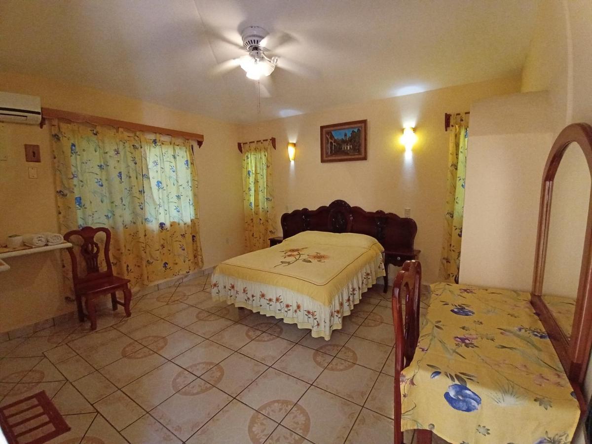 Hotel Cabanas Margarita & Ed Palenque Ngoại thất bức ảnh